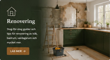 Kök under renovering med gröna luckor och stege
